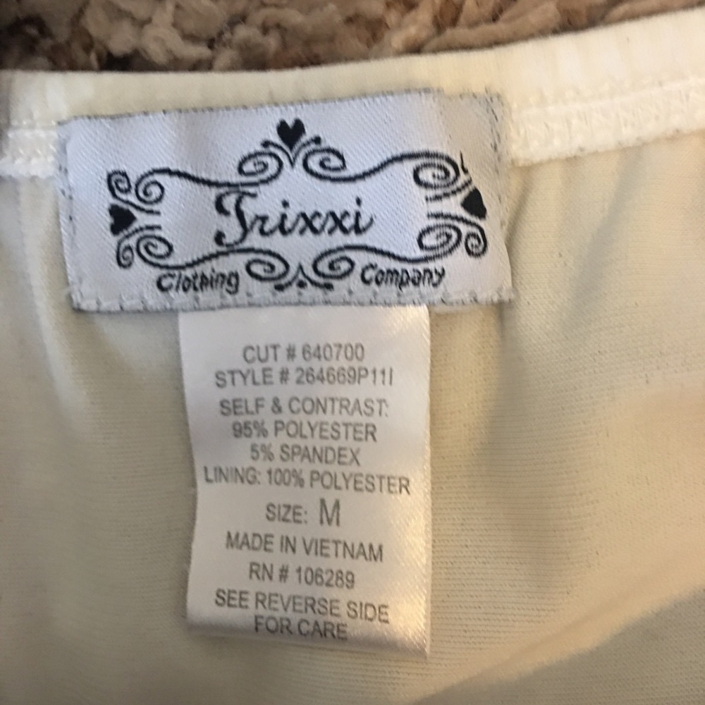 Trixxi Dress - Picture 16 of 16